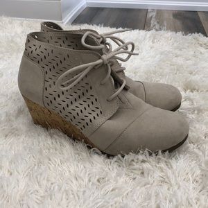 2/$15 - Bobs’ Wedges